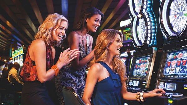 PG Soft mobile slots ဂိမ်း — Fortune Tiger နှင့် Mahjong Ways reels မြင်ကွင်း